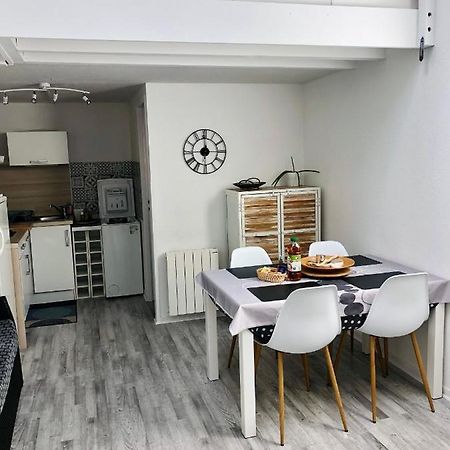 Appartement Duplex Lumineux Idealement Situe Ares Exterior photo